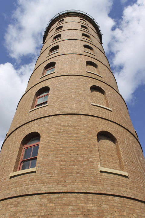 East  Bundaberg Water Tower - Holiday Byron Bay 1