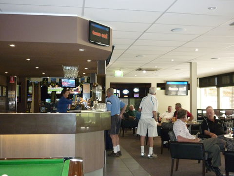 Queanbeyan Golf Club - Holiday Byron Bay 1