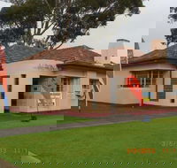 Alton Gallery Echuca - Holiday Byron Bay