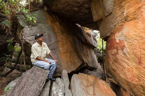 Half Day Aboriginal Rock Art Experience In Queensland - Holiday Byron Bay 7