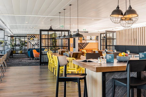 Brisbane Airport - My Lounge - Holiday Byron Bay 0
