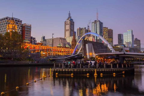 Melbourne Airport Transfers: Melbourne To Melbourne Airport MEL In Luxury Car - Holiday Byron Bay 6