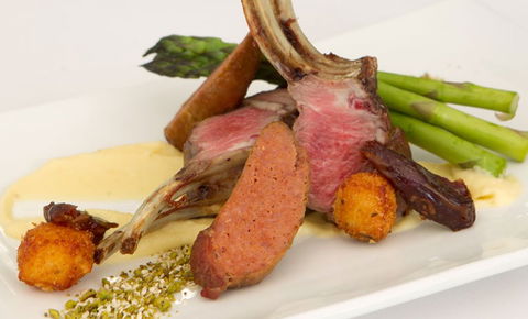 Season Restaurant - Holiday Byron Bay 3