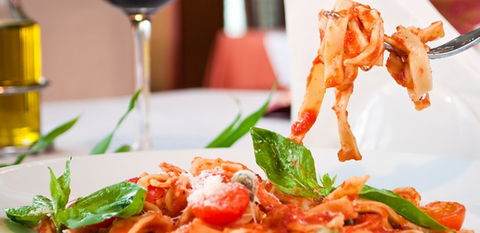 Camelot Gourmet Pizza - Holiday Byron Bay 0