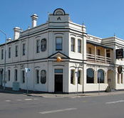 Alexander Hotel - Holiday Byron Bay