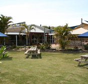 Moonee Beach Tavern - Holiday Byron Bay