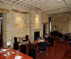 Customs House Waterfront Hotel - Holiday Byron Bay 1