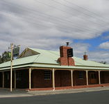 Huntington Tavern - Holiday Byron Bay