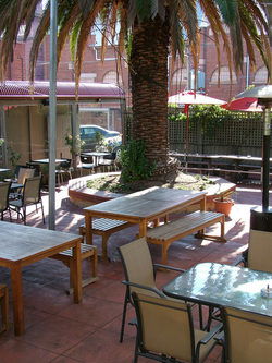 Peacock Inn Hotel - Holiday Byron Bay 2