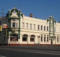 Leura Hotel - Holiday Byron Bay