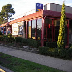Pascoe Vale Hotel - Holiday Byron Bay 1