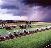 Hawkesbury Race Club - Holiday Byron Bay