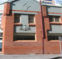 Elm's Family Hotel - Holiday Byron Bay