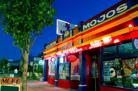 Mojo's Bar - Holiday Byron Bay 0