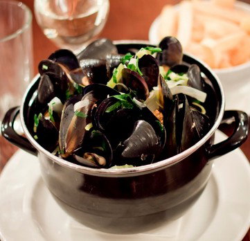 Heritage Bar & Restaurant - Holiday Byron Bay 3