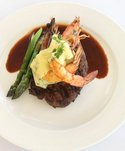 Helm Bar And Bistro - Holiday Byron Bay 0