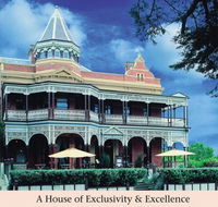 Queenscliff Hotel - Holiday Byron Bay
