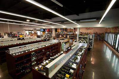 PA Liquor Barn & Hotel - Holiday Byron Bay 0