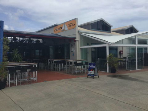 Sails Sports Bar - Holiday Byron Bay 0