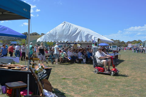 Yankalilla Show - Holiday Byron Bay 1