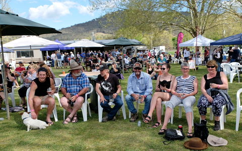 Jamming At Jingellic - Holiday Byron Bay 0