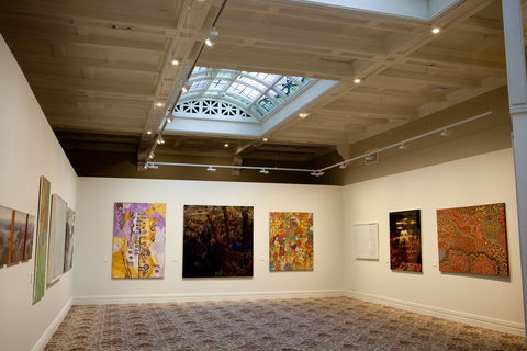 Hadley's Art Prize - Holiday Byron Bay 0