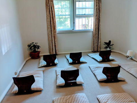 Introduction To Meditation: Know Your Mind And Learn How To Free Your Mind - Holiday Byron Bay 1