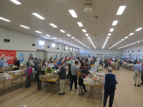 Rotary Club Of Wagga Wagga - Book Fair - Holiday Byron Bay 1