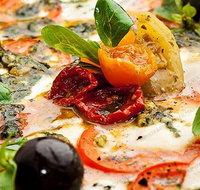 Il Tratto Raro Pizzeria  Restaurant - Holiday Byron Bay