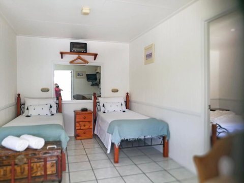 Chillagoe Cabins & Tours - Holiday Byron Bay 4