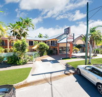 Tropical Queenslander - Holiday Byron Bay
