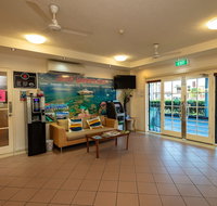 Cairns Queens Court - Holiday Byron Bay