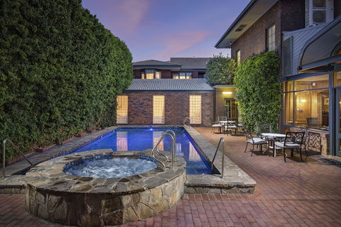 Adelaide Inn - Holiday Byron Bay 0