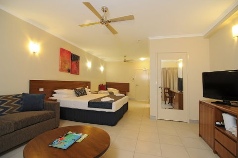 Cairns Queenslander Hotel & Apartments - Holiday Byron Bay 4