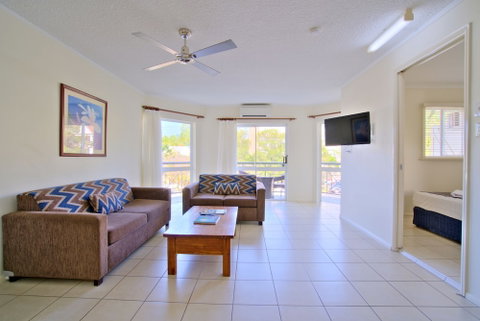 Cairns Queenslander Hotel & Apartments - Holiday Byron Bay 3