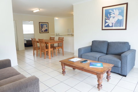 Cairns Queenslander Hotel & Apartments - Holiday Byron Bay 5