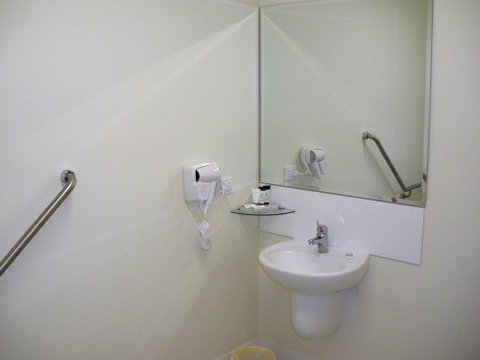 Cairns Queenslander Hotel & Apartments - Holiday Byron Bay 6