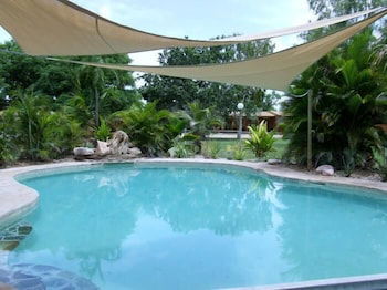 Territory Manor Motel & Caravan Park - Holiday Byron Bay 1