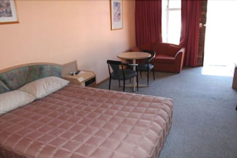 Nandewar Motor Inn - Holiday Byron Bay 5