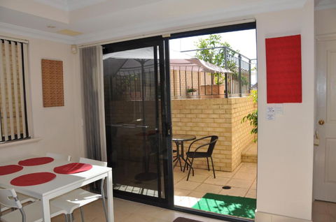 Alfred Cove Short Stay - Holiday Byron Bay 4