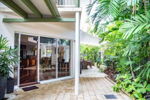 Four Mile Beach Retreat - Holiday Byron Bay 3