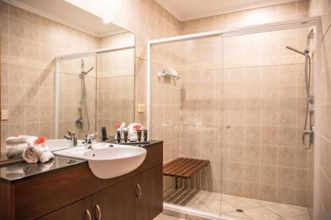 Four Mile Beach Retreat - Holiday Byron Bay 4