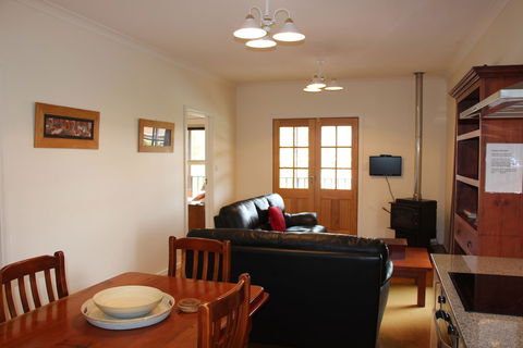 Albany Beachside Accommodation - Holiday Byron Bay 1