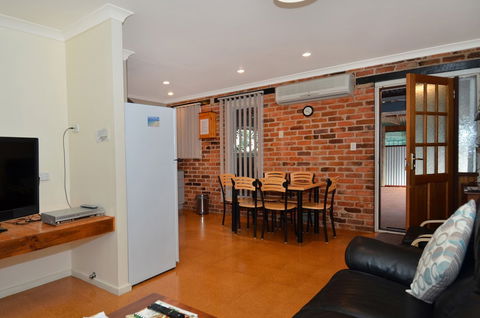 Albany Beachside Accommodation - Holiday Byron Bay 6
