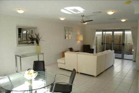 Coolum Villas - Holiday Byron Bay 2