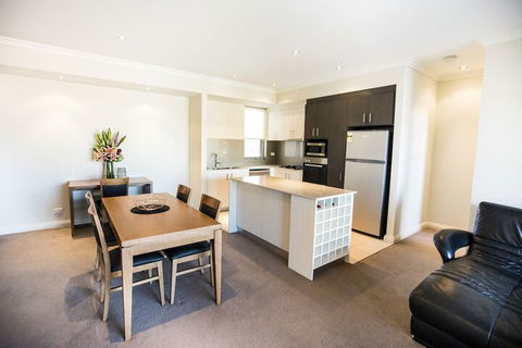Zappeion Apartments - Holiday Byron Bay 6