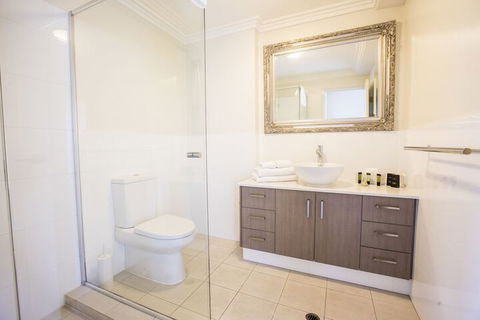 Zappeion Apartments - Holiday Byron Bay 5