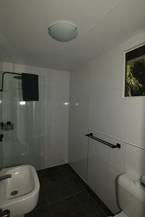 Scottys Mission Beach YHA - Holiday Byron Bay 0