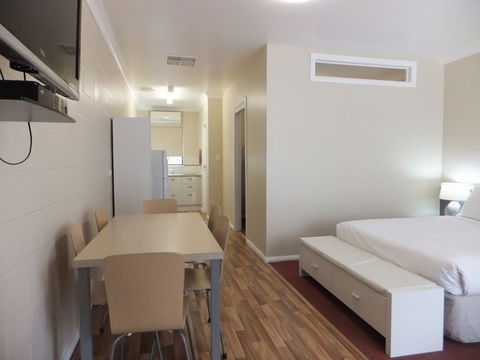 Nagambie Caravan Park & Motel - Holiday Byron Bay 0