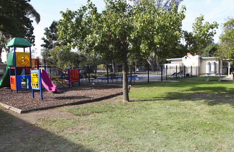 Nagambie Caravan Park & Motel - Holiday Byron Bay 3